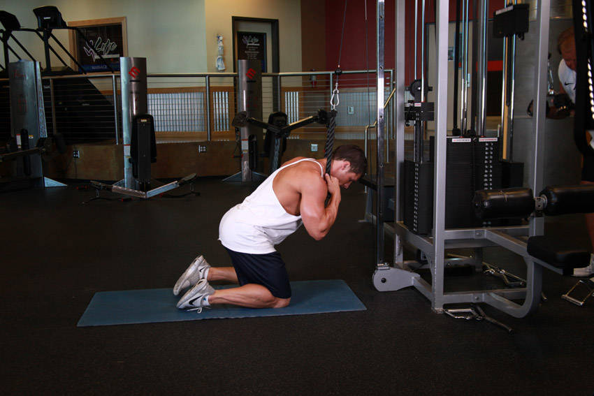 Cable Crunch - starting position