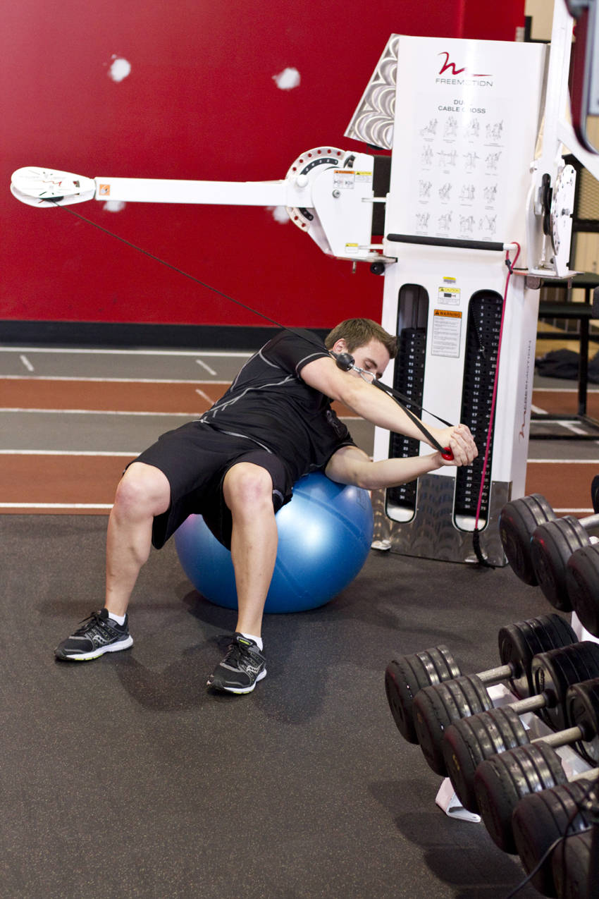 Cable Russian Twists - ending position