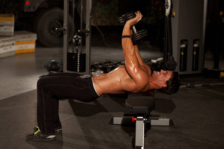Close-Grip Dumbbell Press - starting position