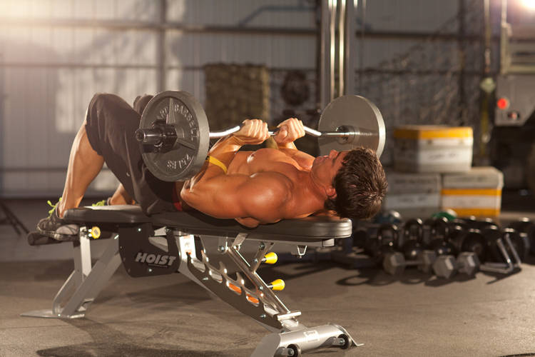 Close-Grip EZ-Bar Press - ending position