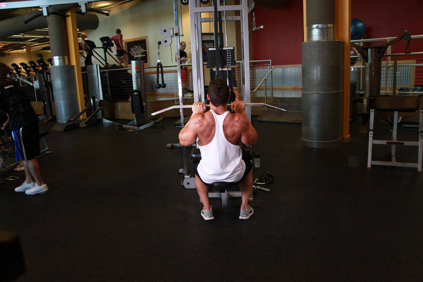 Close-Grip Front Lat Pulldown - ending position