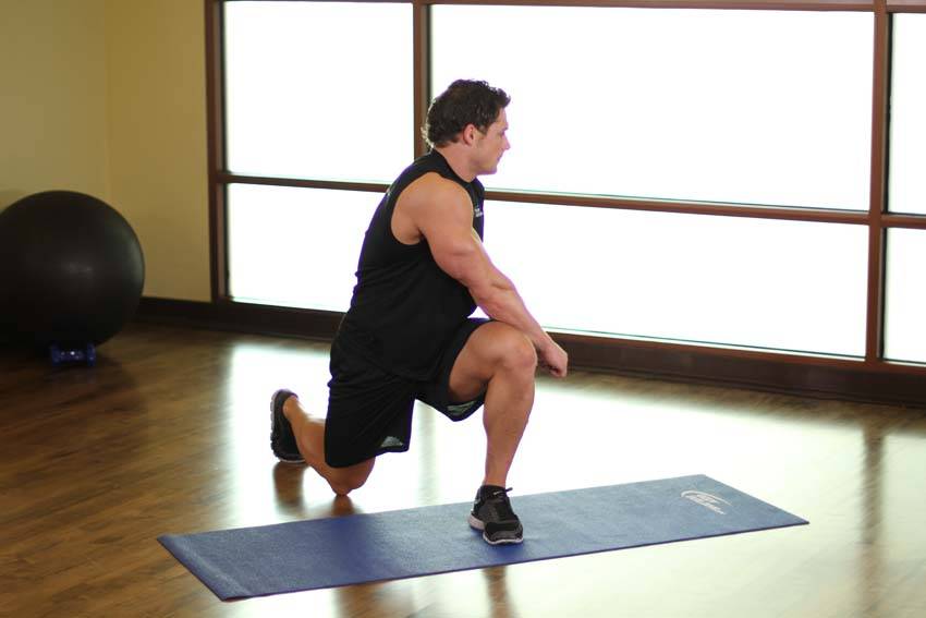 Crossover Reverse Lunge - starting position