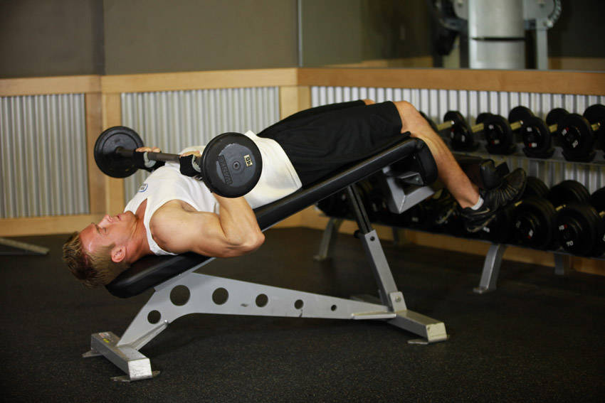 Decline Close-Grip Bench To Skull Crusher - ending position