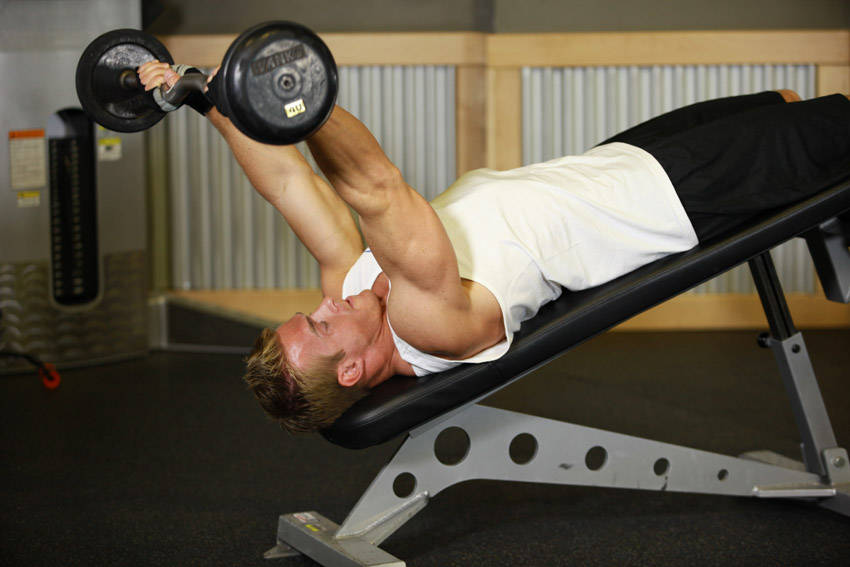 Decline EZ Bar Triceps Extension - starting position