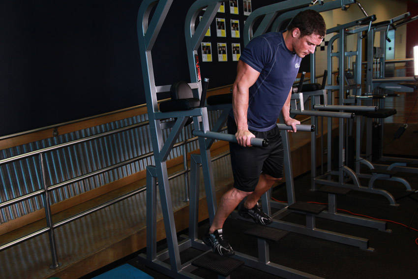 Dips - Chest Version - starting position