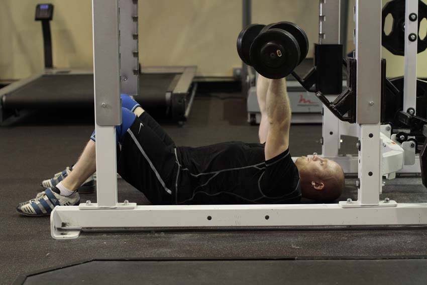 Dumbbell Floor Press - starting position
