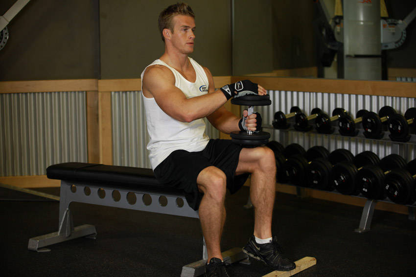 Dumbbell Seated One-Leg Calf Raise - starting position