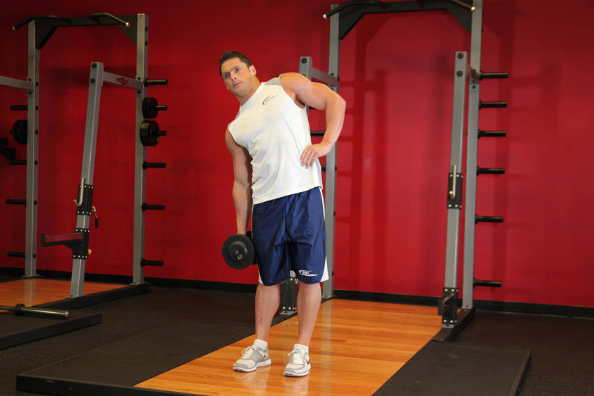 Dumbbell Side Bend - starting position
