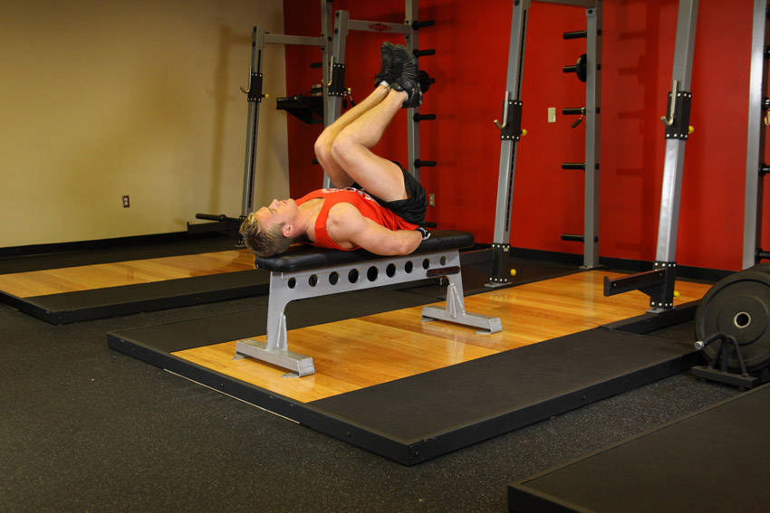 Flat Bench Leg Pull-In - starting position
