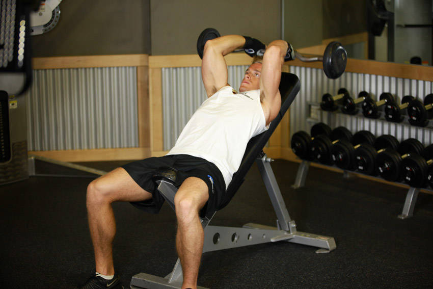 Incline Barbell Triceps Extension - starting position