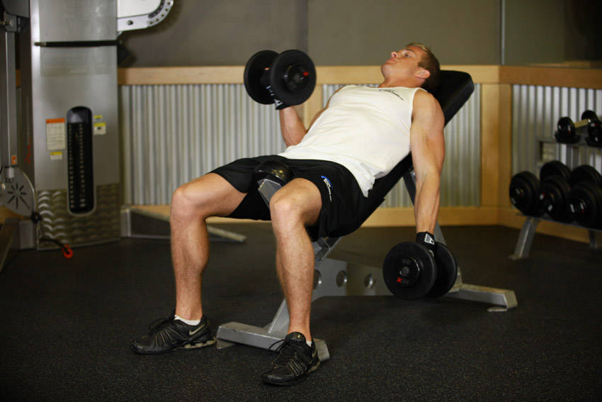 Incline Dumbbell Curl - starting position