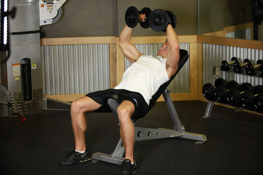 Incline Dumbbell Flyes - starting position