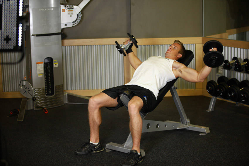 Incline Dumbbell Flyes - With A Twist - starting position