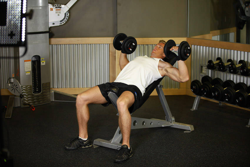 Incline Dumbbell Press - starting position