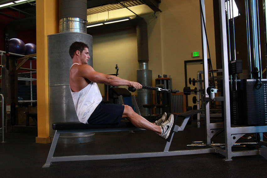 Low Pulley Row To Neck - starting position