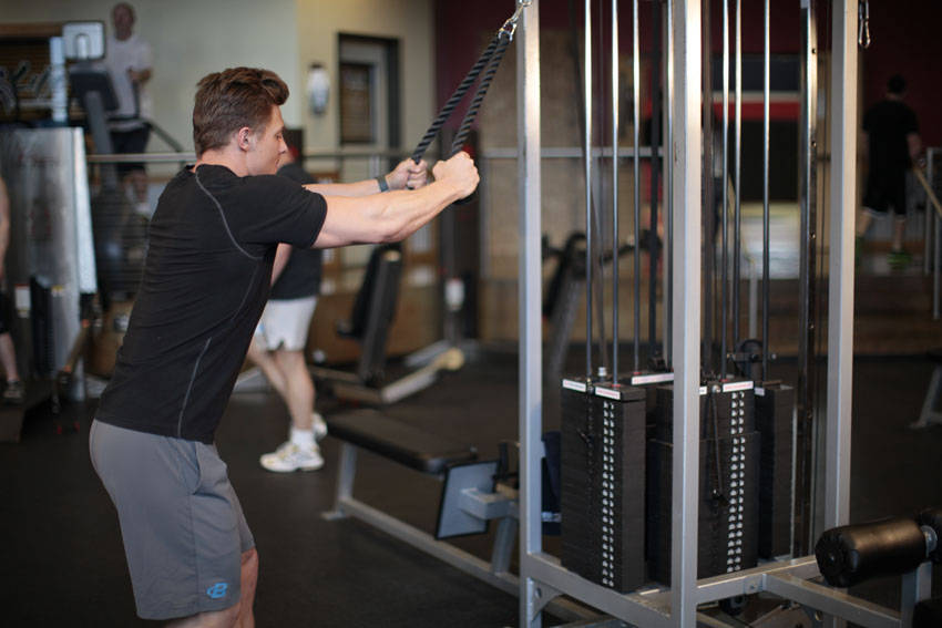 Rope Straight-Arm Pulldown - starting position