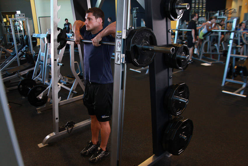 Smith Machine Upright Row - ending position