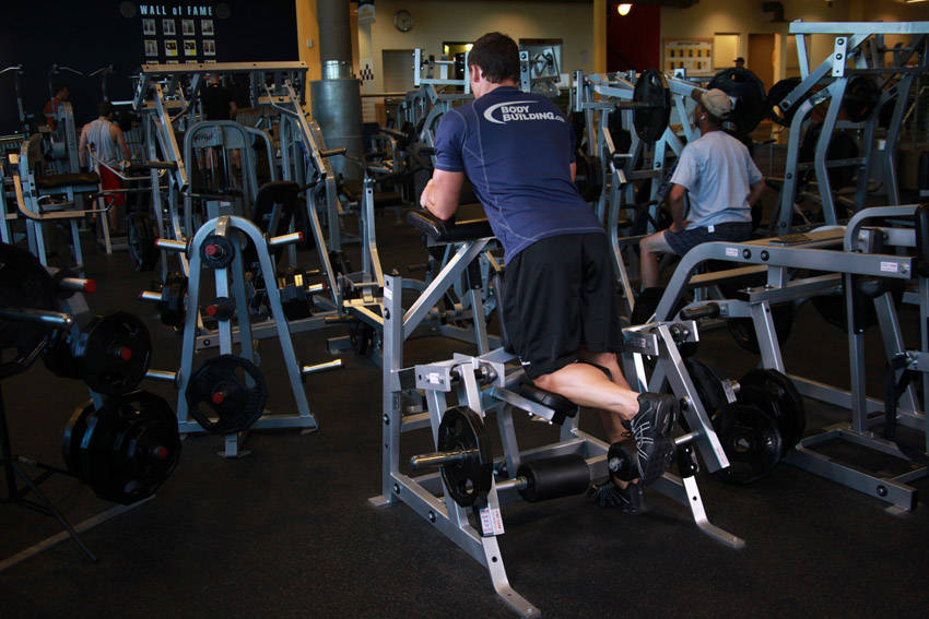 Standing Leg Curl - starting position