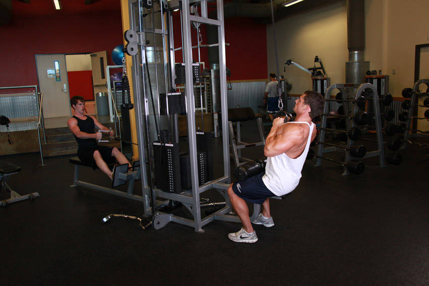 V-Bar Pulldown - starting position