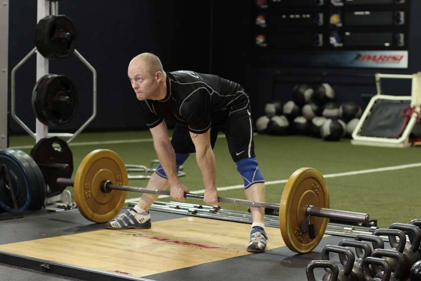 Wide Stance Stiff Legs - starting position